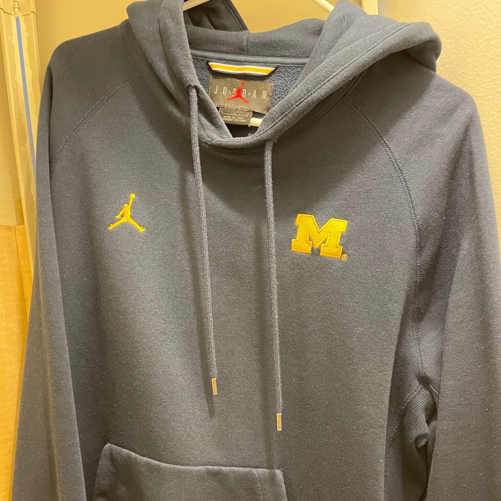 Men’s Michigan Wolverines Large Hoodie